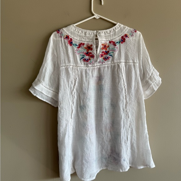 Umgee White Gauzy Blouse with Floral Embroidery - Picture 8 of 9